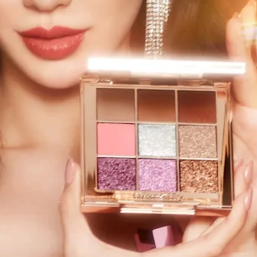 Retail:$75 Charlotte Tilbury Beautyverse Limited Edition Eyeshadow Palette. NIB. - Picture 4 of 12